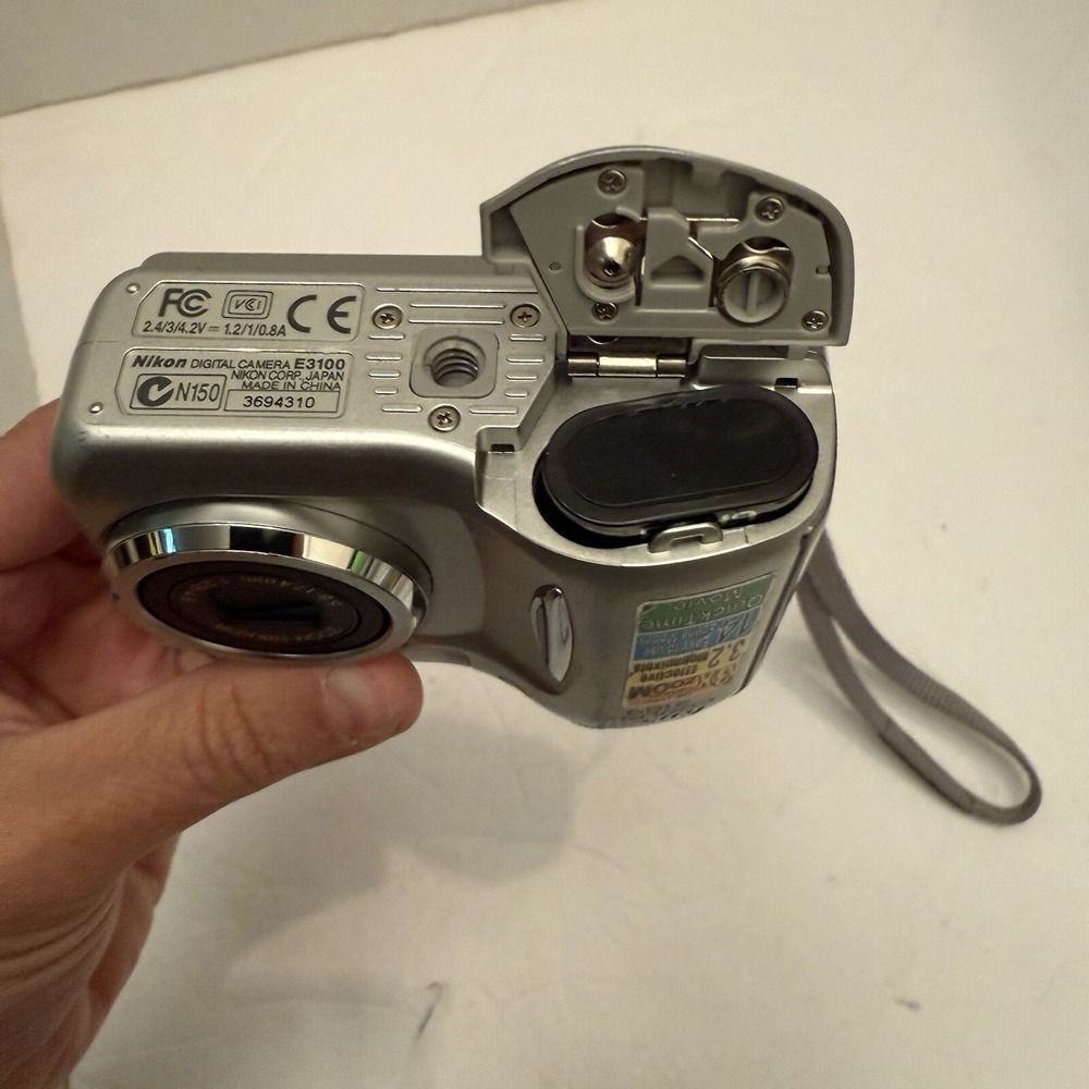 Nikon Digital Camera Coolpix 3100 3.2MP Silver Tested With Memory Card UNTESTED - Picture 15 of 16